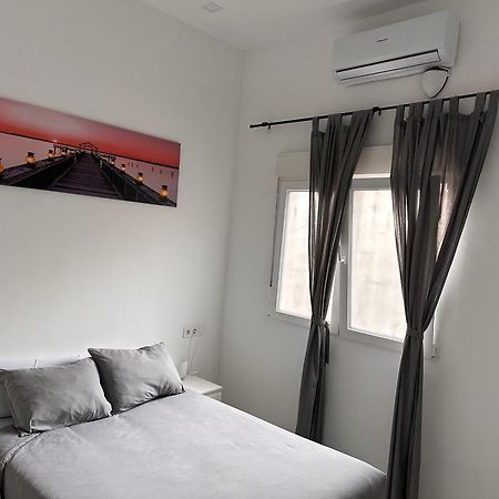 Apartamento en planta baja en badalona, barcelona Exterior foto
