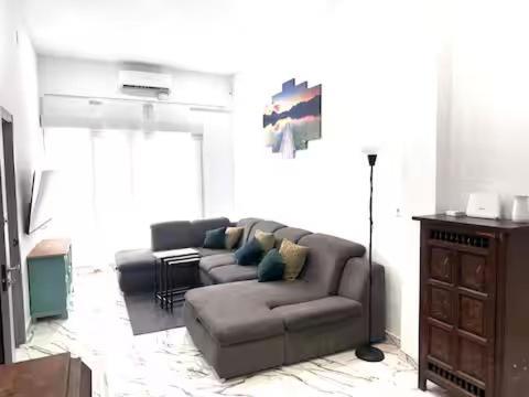 Apartamento en planta baja en badalona, barcelona Exterior foto