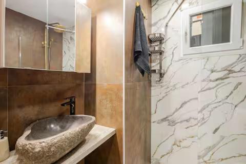 Apartamento en planta baja en badalona, barcelona Exterior foto